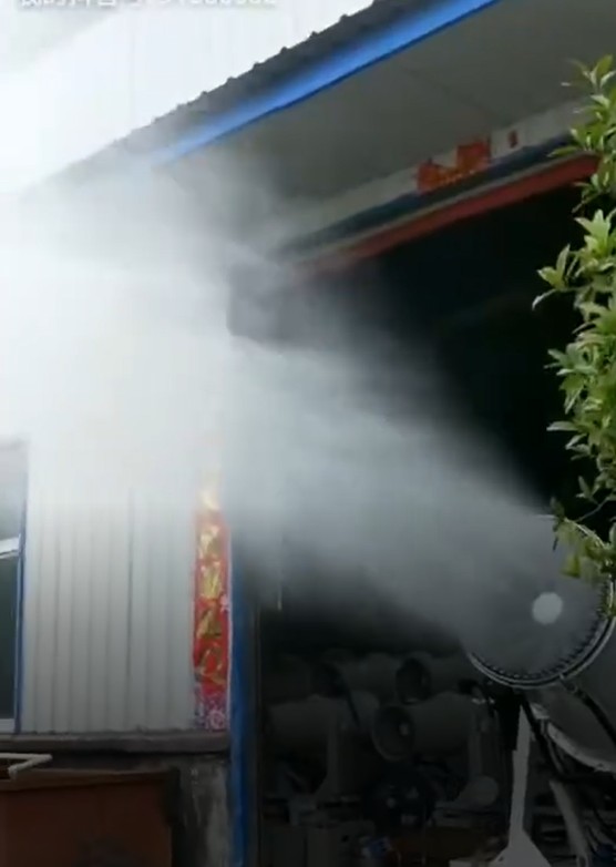 大射程噴霧機(jī)使用效果