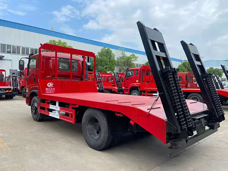 國(guó)六東風(fēng)D1單橋平板運(yùn)輸車(chē)