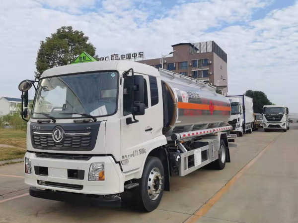 楚勝牌CSC5189GYYS6型運(yùn)油車