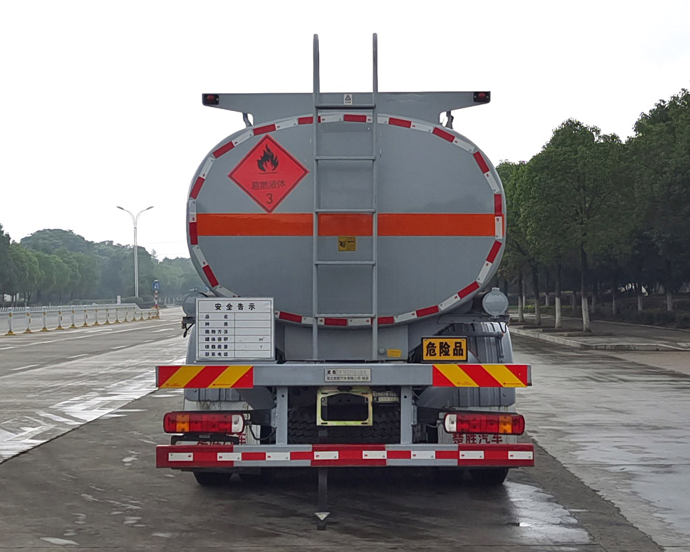 楚勝牌CSC5267GYYZ6型運(yùn)油車