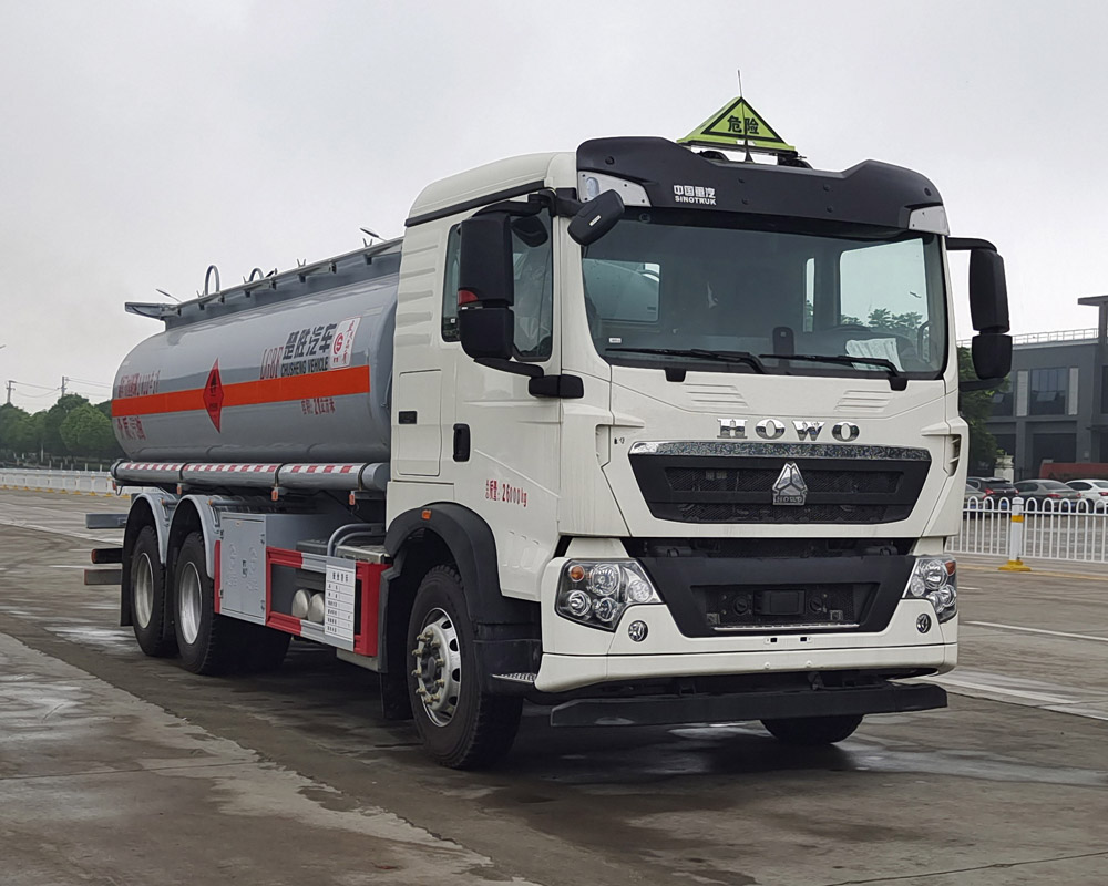 楚勝牌CSC5267GYYZ6型運(yùn)油車