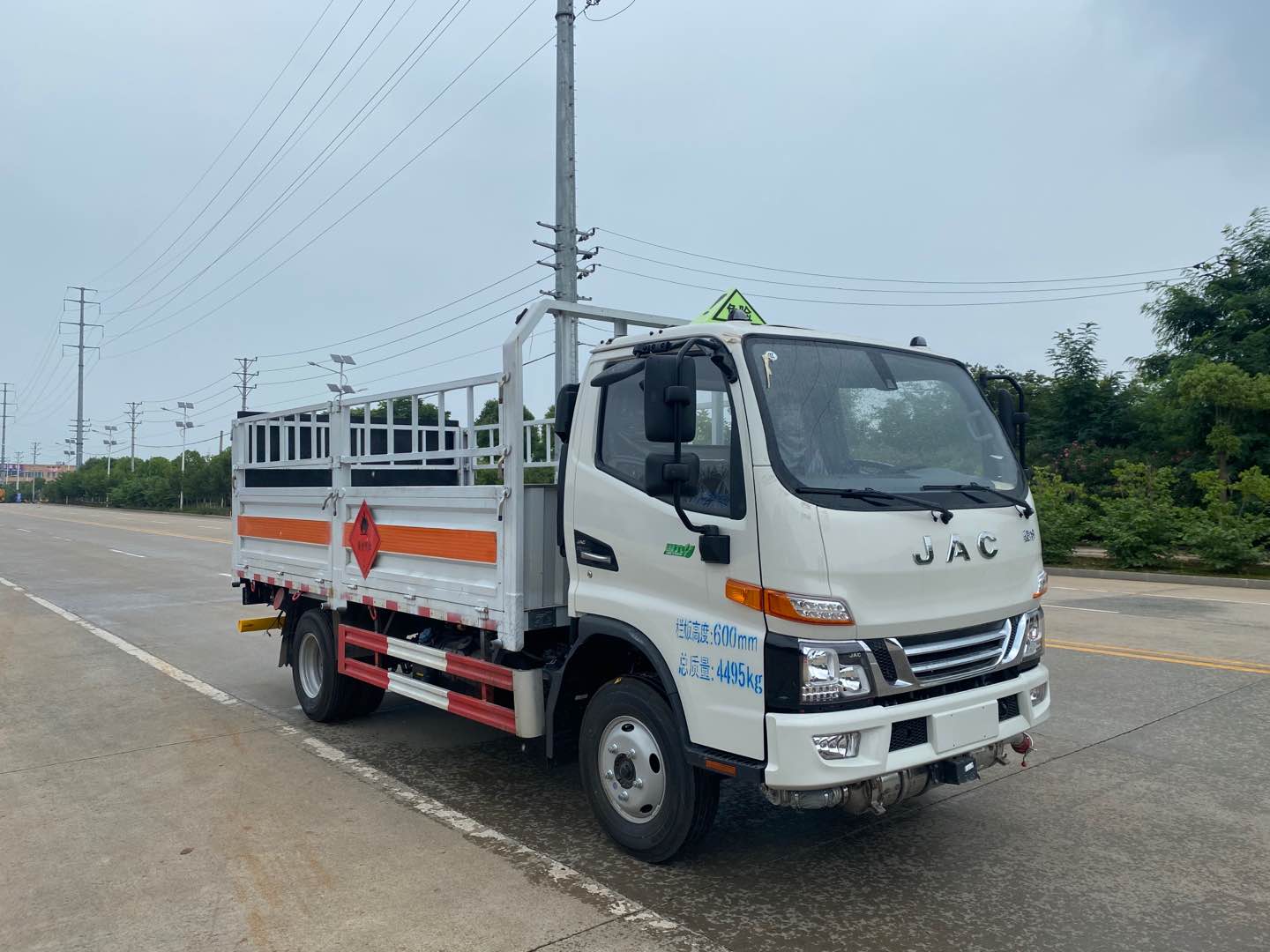 楚勝牌CSC5045TQPJH6型氣瓶運(yùn)輸車