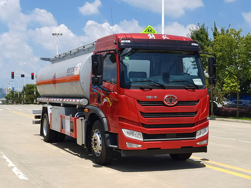 楚勝牌CSC5185GJYCA6A型加油車