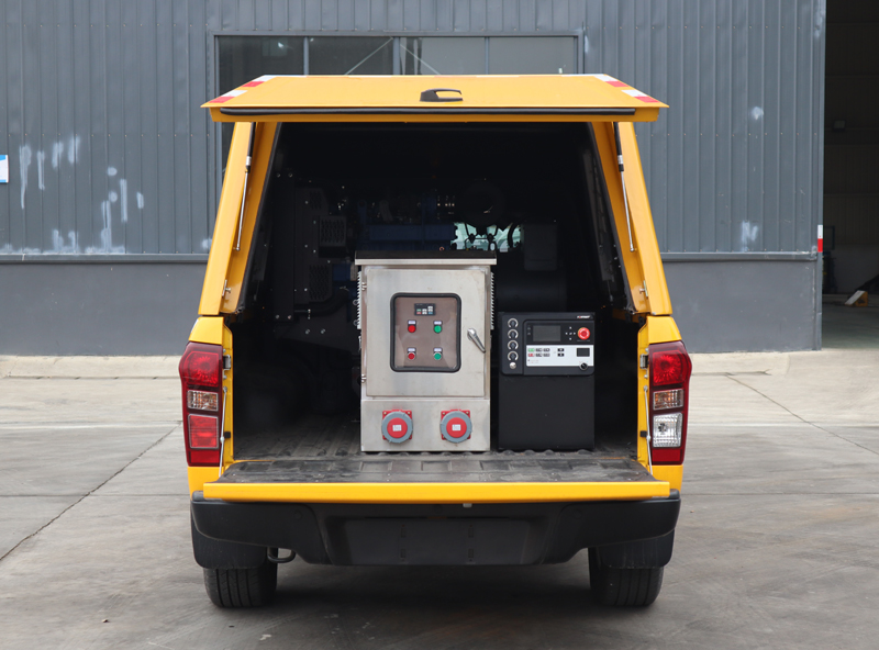 程力威牌CLW5030XXHJ6型救險(xiǎn)車