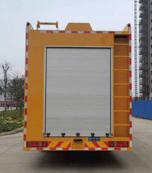 重汽汕德卡大流量排水搶險(xiǎn)車