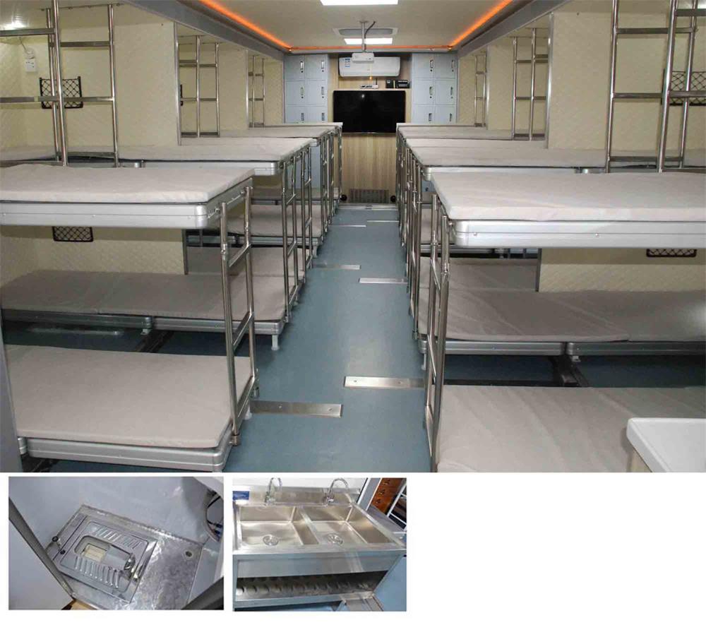 重汽汕德卡后雙橋宿營車