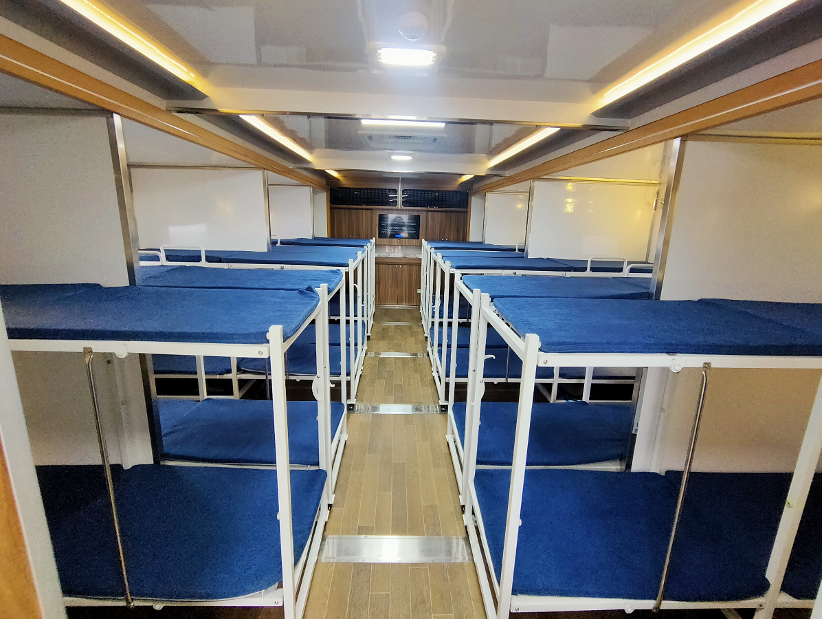 東風天錦單橋宿營車