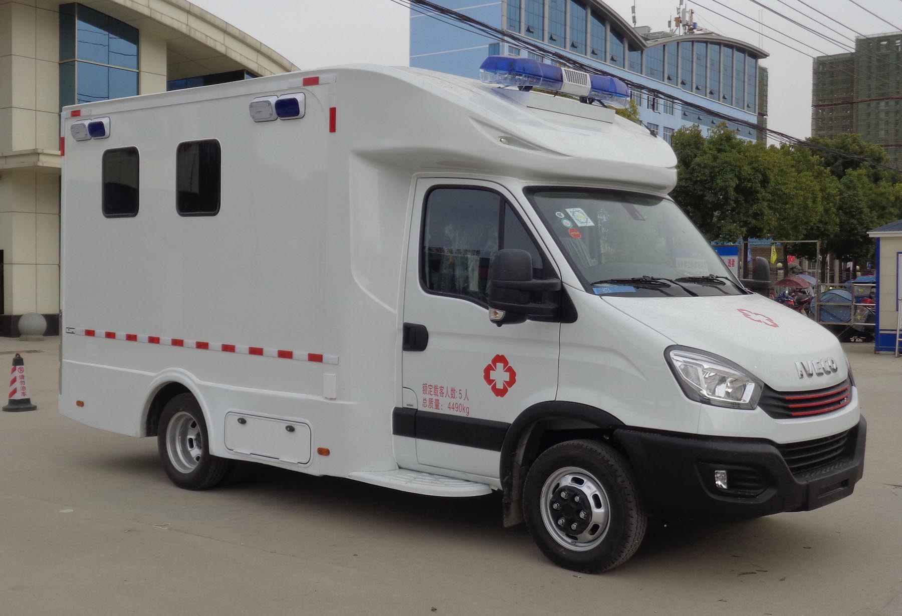 南京依維柯救護(hù)車(chē)