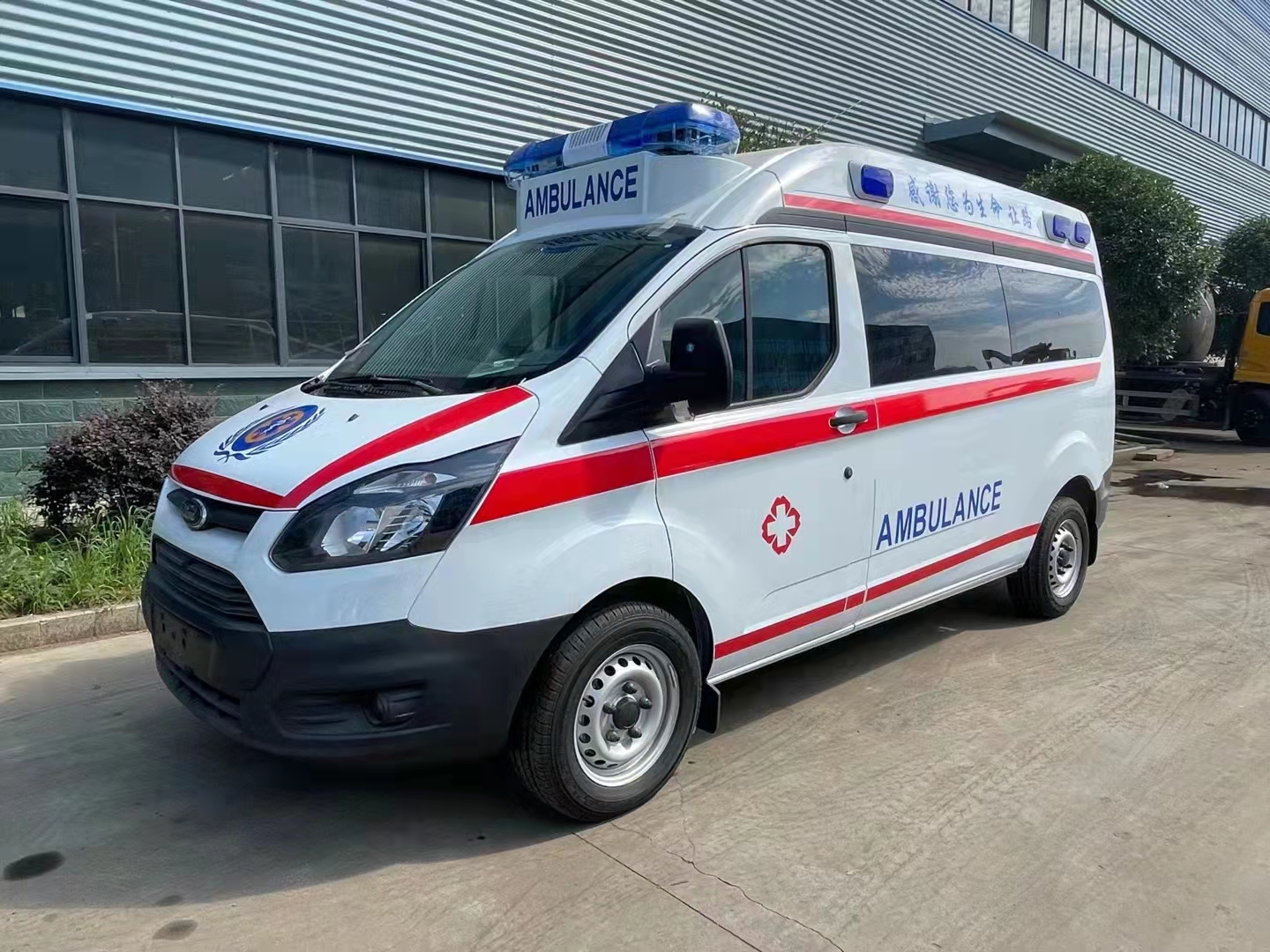 江鈴福特監(jiān)護(hù)型救護(hù)車(chē)