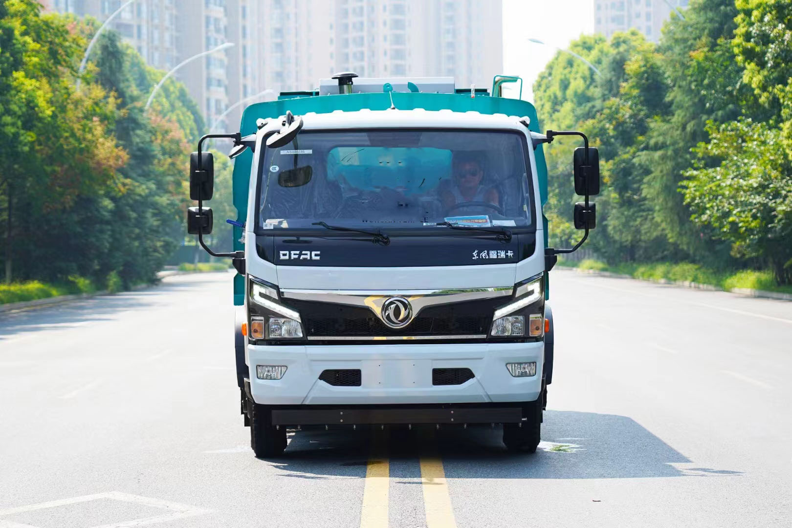 東風(fēng)多利卡深度保潔車（道路污染清除車）