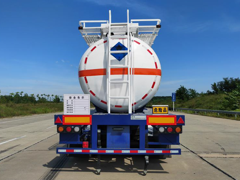 CSC9401GRY型易燃液體罐式運輸半掛車（三氯硅烷）