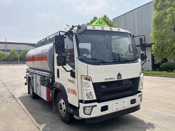 楚勝牌CSC5097GJYZ6型加油車