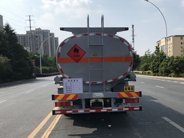 楚勝牌CSC5188GJYEZ6型加油車(chē)