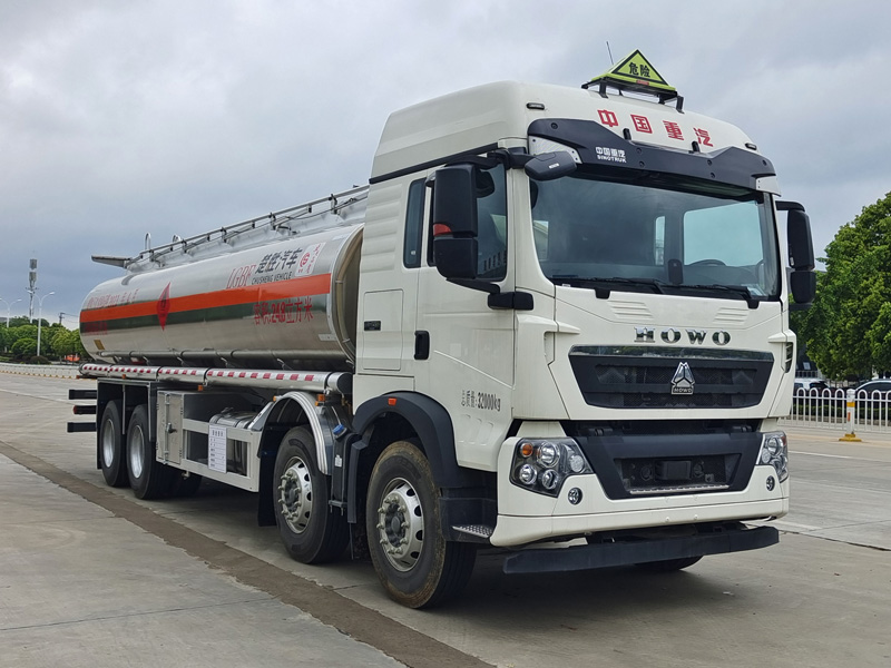 楚勝牌CSC5329GYYLZ6A型鋁合金運油車