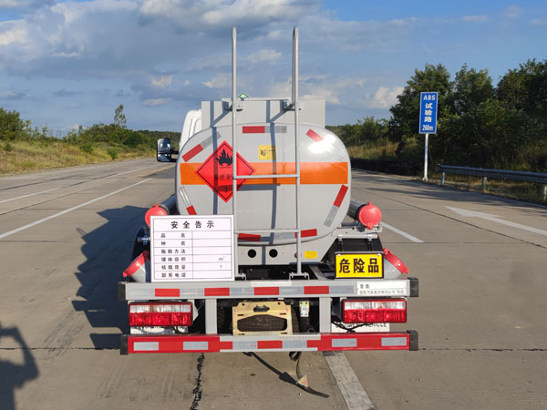 楚勝牌CSC5041GJY6型加油車