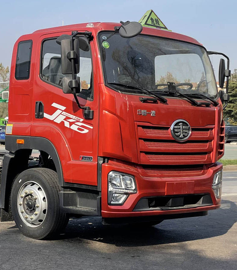 楚勝牌CSC5180GYYCA6型運(yùn)油車