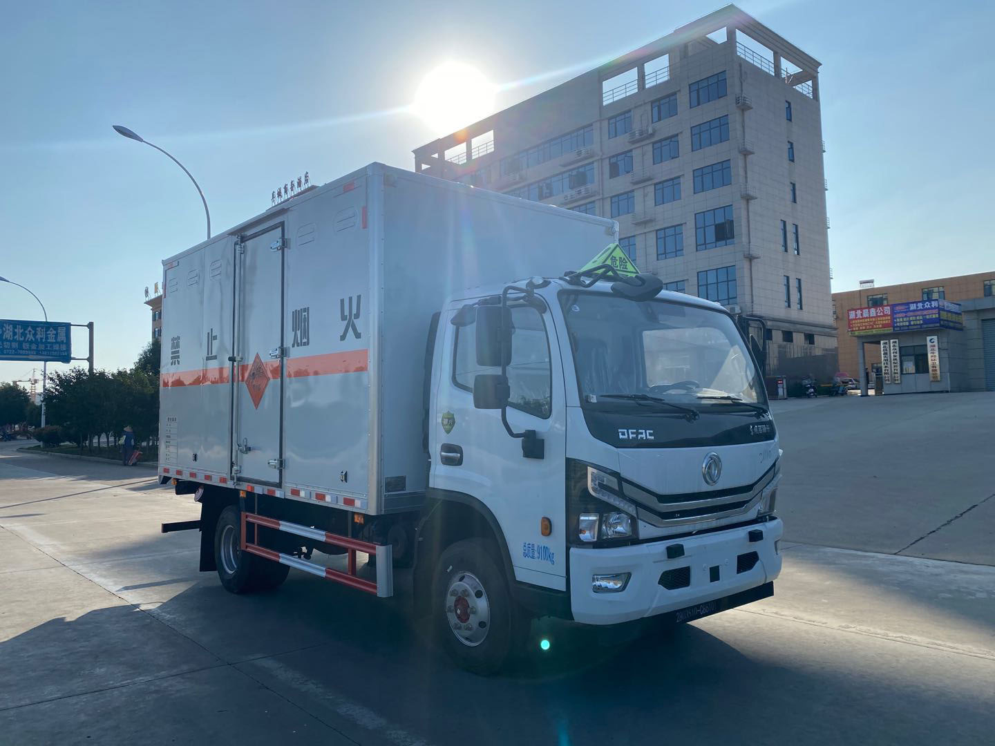 楚勝牌CSC5095XQY6型爆破器材運(yùn)輸車