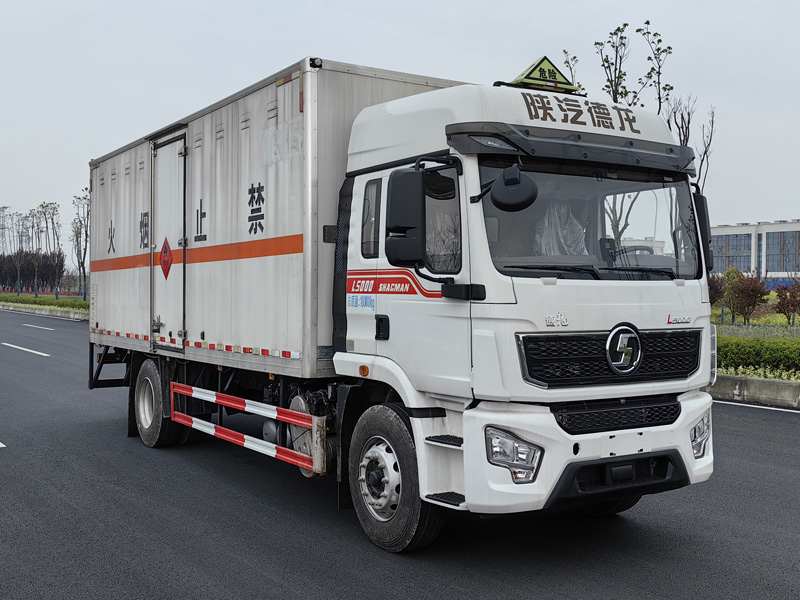 楚勝牌CSC5189XRQS6型易燃?xì)怏w廂式運(yùn)輸車