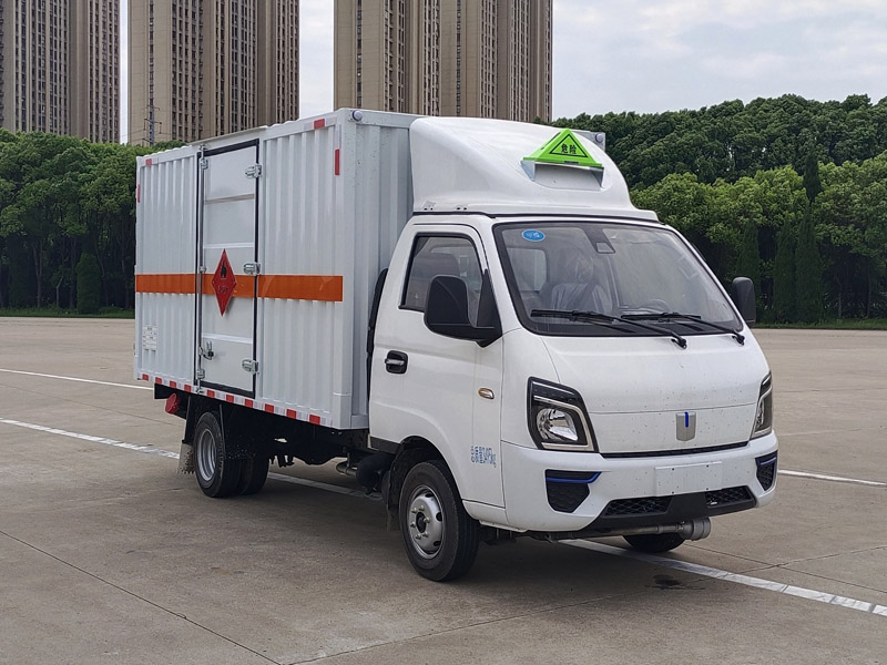楚勝牌CSC5030XRYZB6型甲醇易燃液體廂式運(yùn)輸車