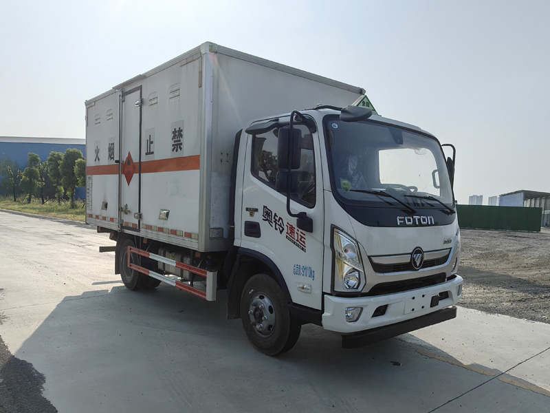 楚勝牌CSC5098XRYB6型易燃液體廂式運(yùn)輸車