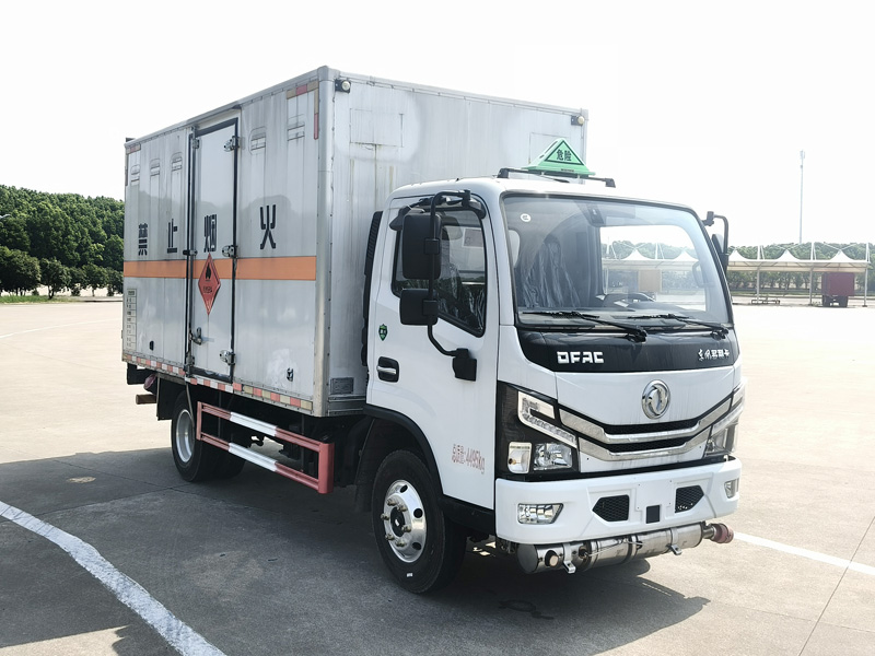 楚勝牌CSC5042XRY6型易燃液體廂式運(yùn)輸車