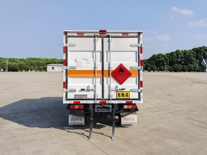 楚勝牌CSC5032XRYB6型易燃液體廂式運輸車