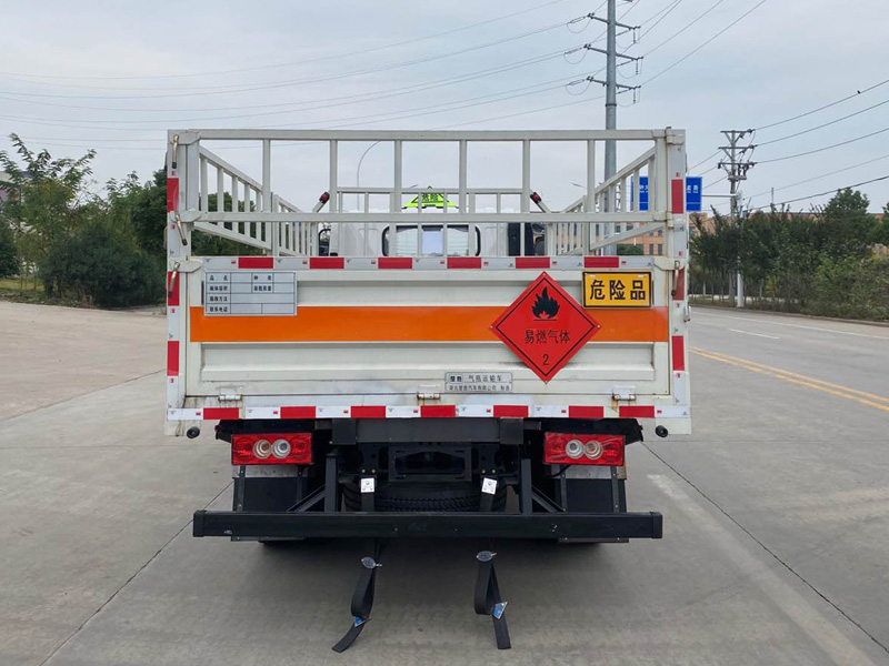 楚勝牌CSC5088TQPBK6型氣瓶運(yùn)輸車