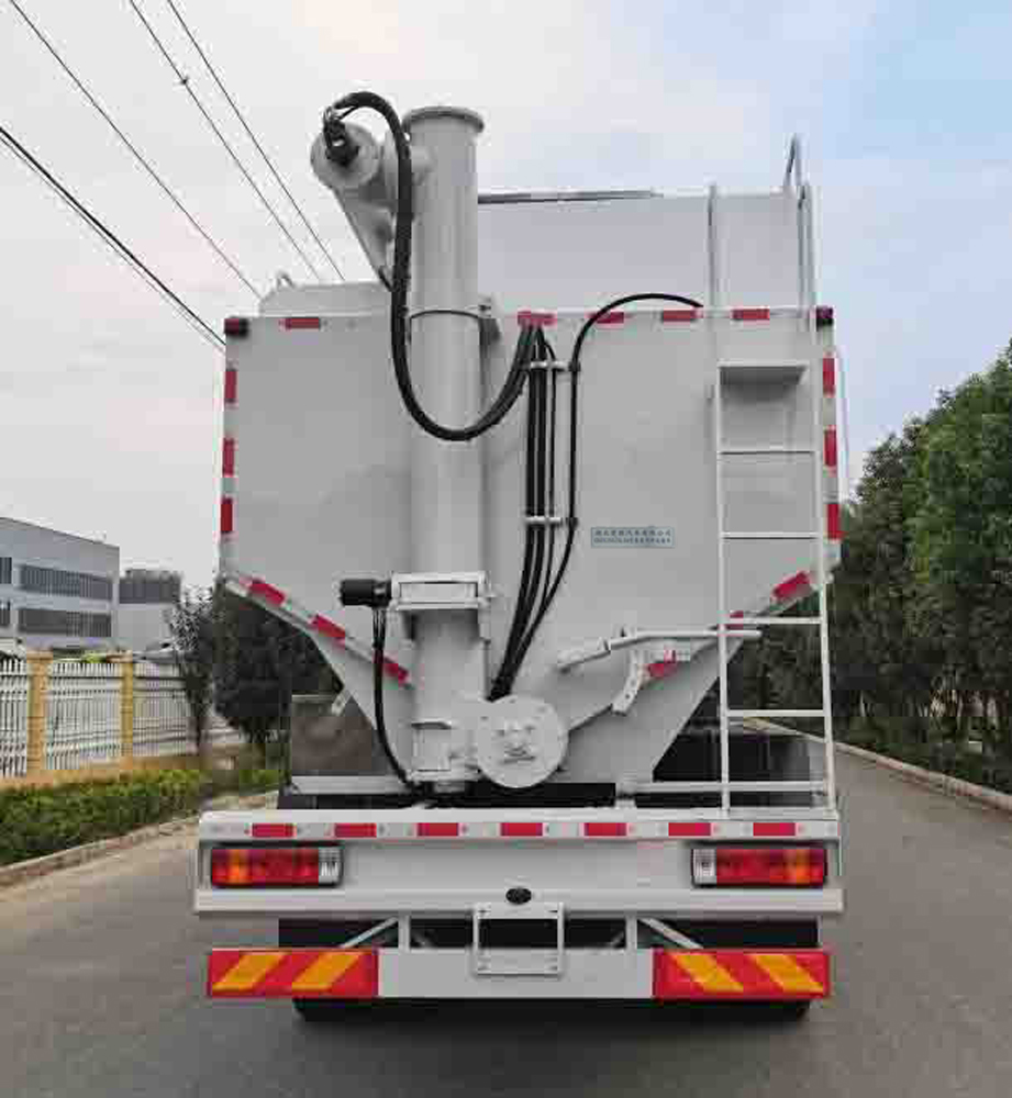 楚勝牌CSC5250ZSLC6型散裝飼料運(yùn)輸車