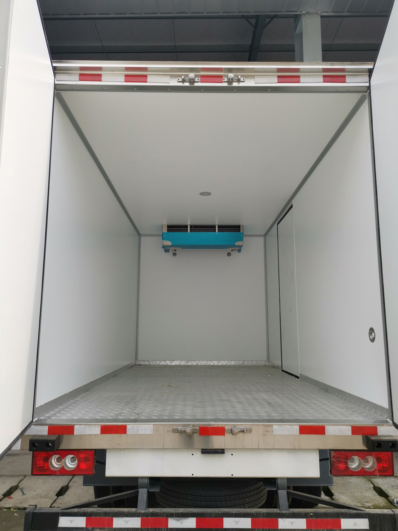 楚勝牌CSC5048XLCB6型冷藏車