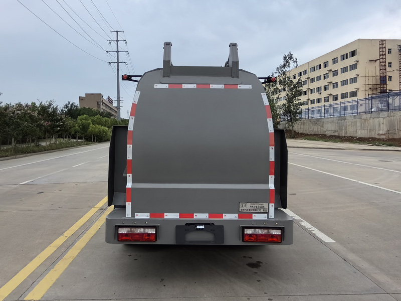 楚勝牌CSC5072TCAJHBEV型純電動(dòng)餐廚垃圾車