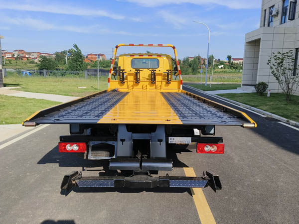 楚勝牌CSC5075TQZPBBEV型純電動清障車