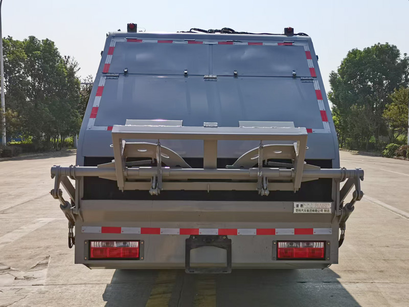 楚勝牌CSC5110ZYSDF6型壓縮式垃圾車