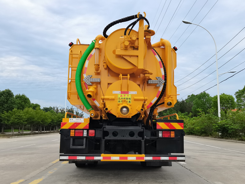 楚勝牌CSC5169GQWZ6型清洗吸污車