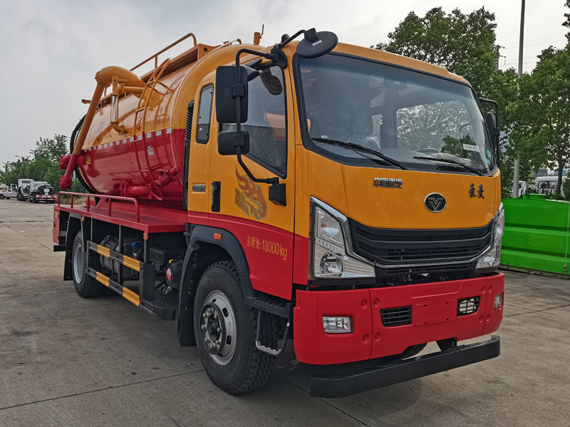 楚勝牌CSC5188GQWZ6型清洗吸污車