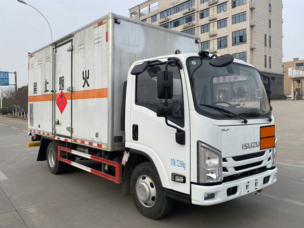 楚勝牌CSC5070XRQJW6型易燃氣體廂式運輸車