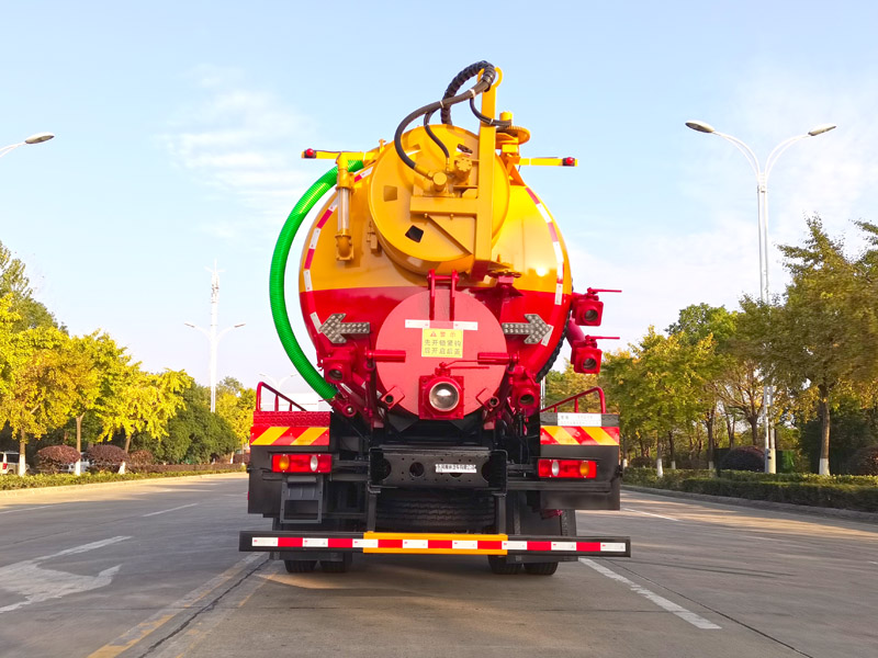 楚勝牌CSC5187GQWL6型清洗吸污車