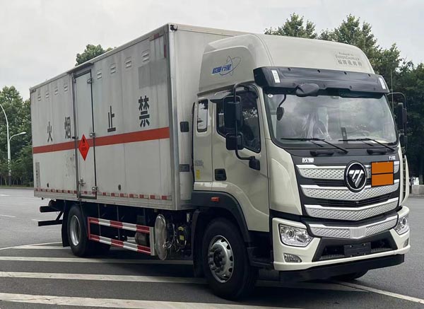 楚勝牌CSC5181XRYB6型易燃液體廂式運(yùn)輸車