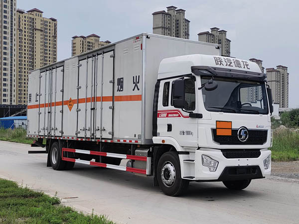 楚勝牌CSC5188XQYS6型爆破器材運(yùn)輸車(chē)