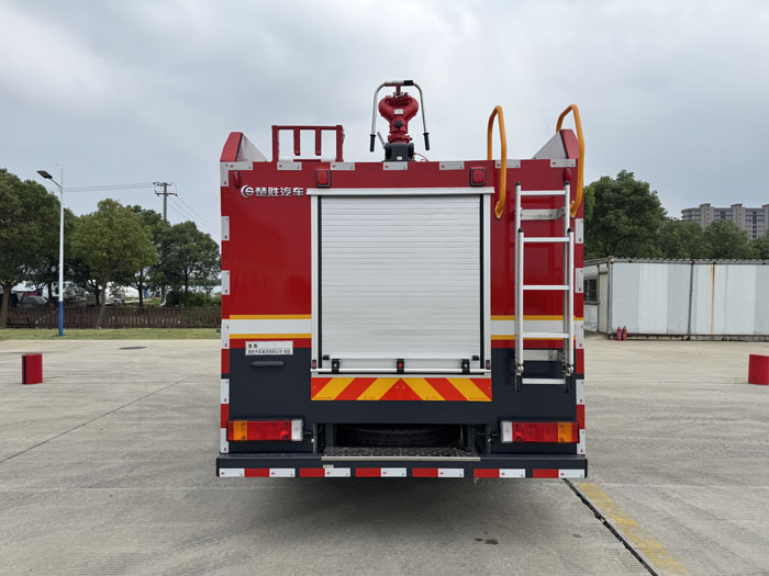 楚勝牌CSC5130GXFSG60/DF6水罐消防車
