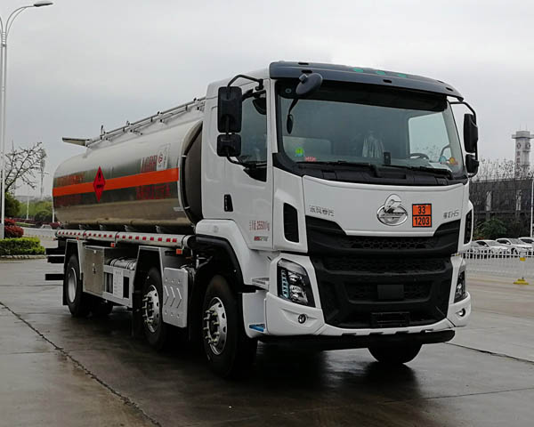 楚勝牌CSC5267GYYLEL6A型鋁合金運(yùn)油車