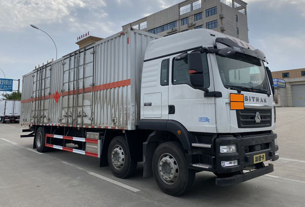 楚勝牌CSC5266XRYZ6型易燃液體廂式運(yùn)輸車